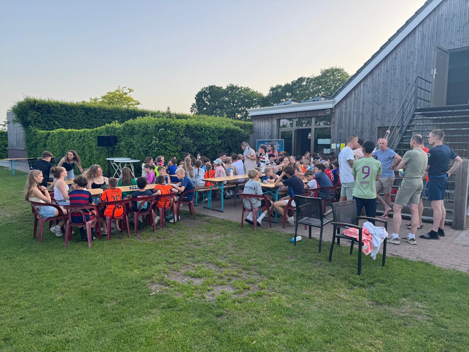 Verslag Jeugdvoetbalkamp Essen – de Vrijdag & Zaterdag